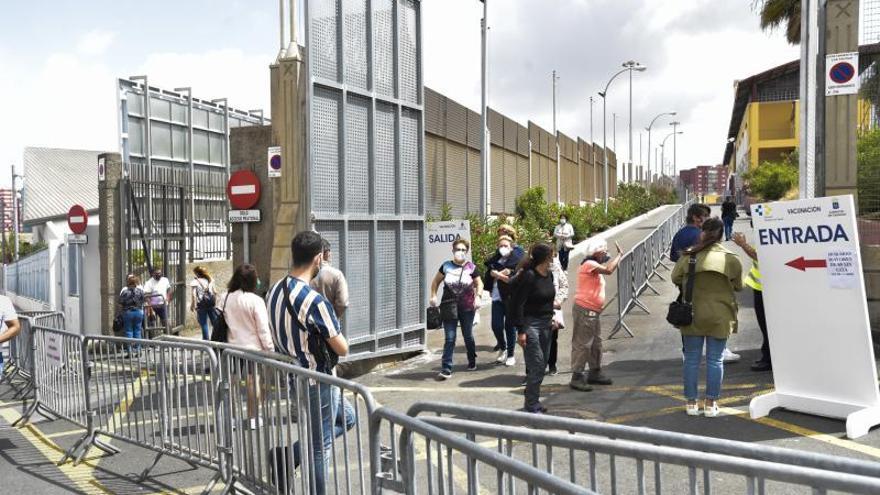 Centro de vacunación en Canarias