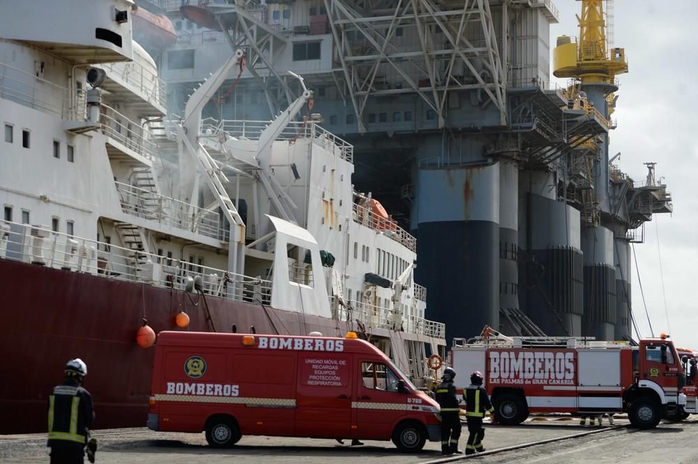 Simulacro de incendio en un buque en el Puerto de La Luz