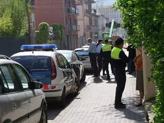 Olot desocupa un edifici del carrer Terrassa que generava inseguretat als veïns