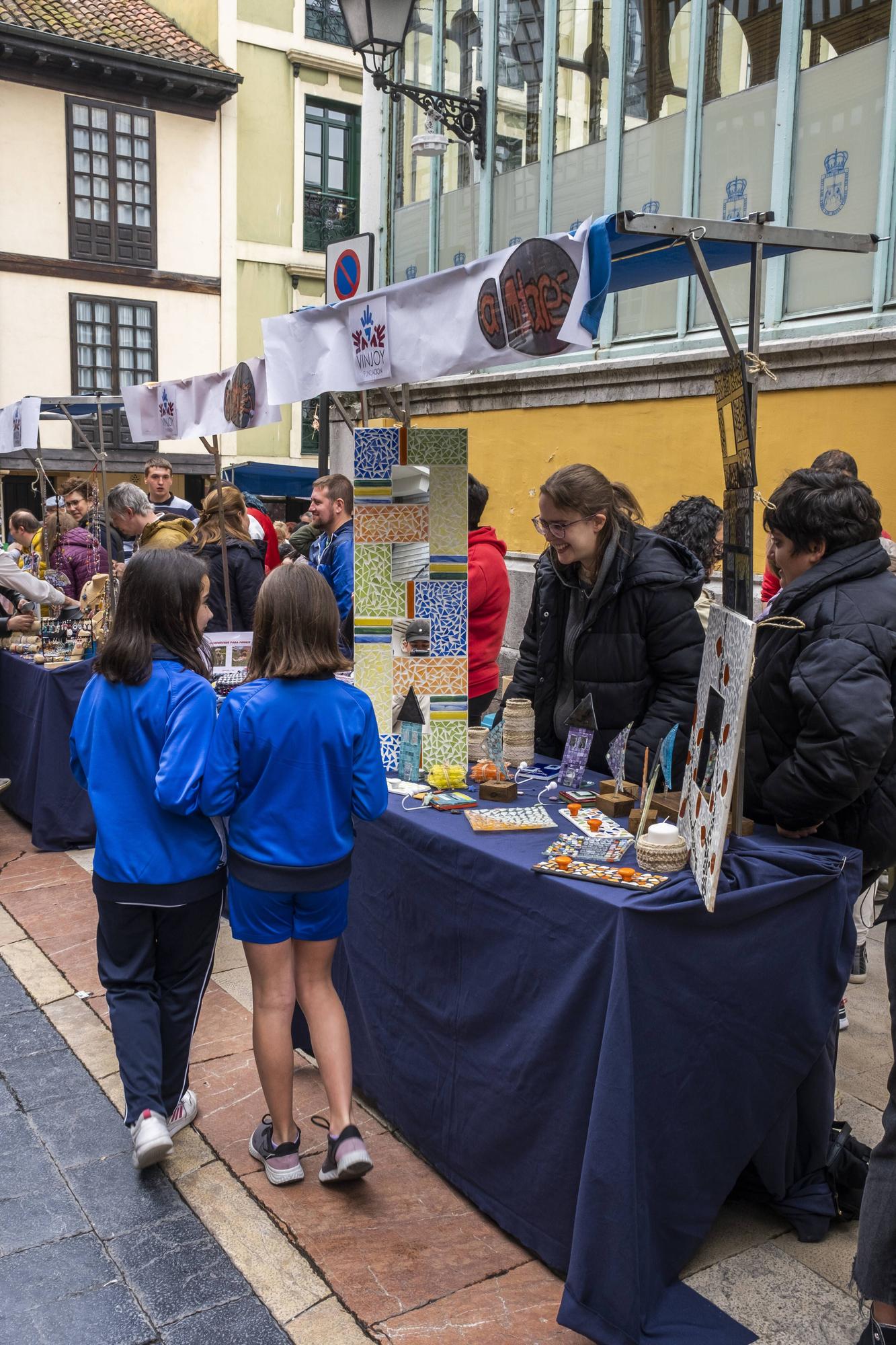 En imágenes: Mercados de Cooperativas y Asociaciones Educativas Asturianas en el Fontán