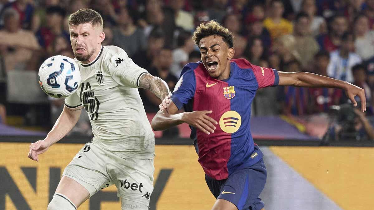 Lamine Yamal, en una acción contra el Mónaco el pasado 12 de agosto en Montjuïc