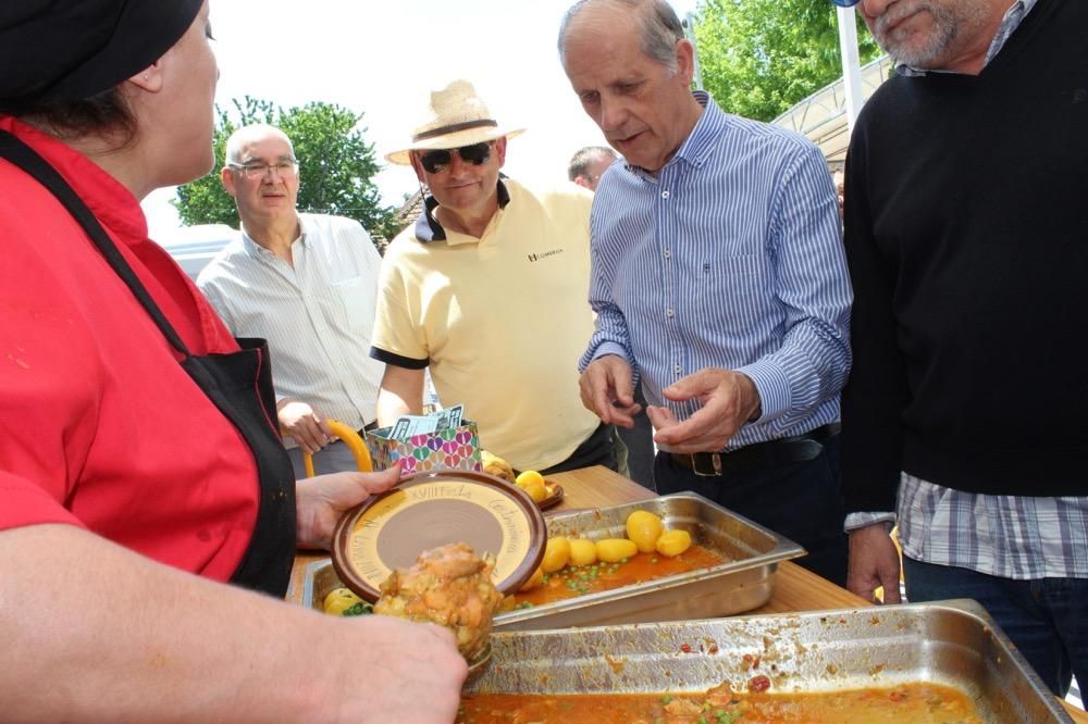 La XVIII edición de la fiesta gastronómica coincide con la celebración del Concurso-Exposición de Espantallos na Ruta do Río Barbeira.