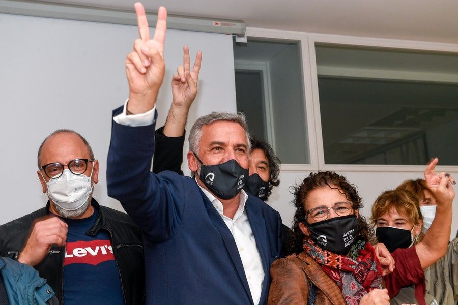 El equipo de Luis Serra celebra la victoria en las elecciones de la ULPGC