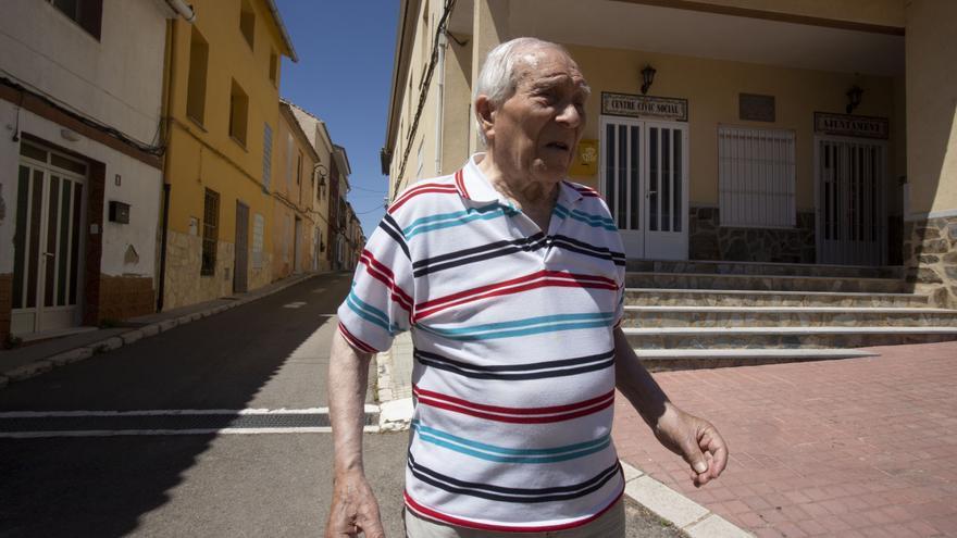 El pueblo menos habitado de Valencia despide a su alcalde más longevo