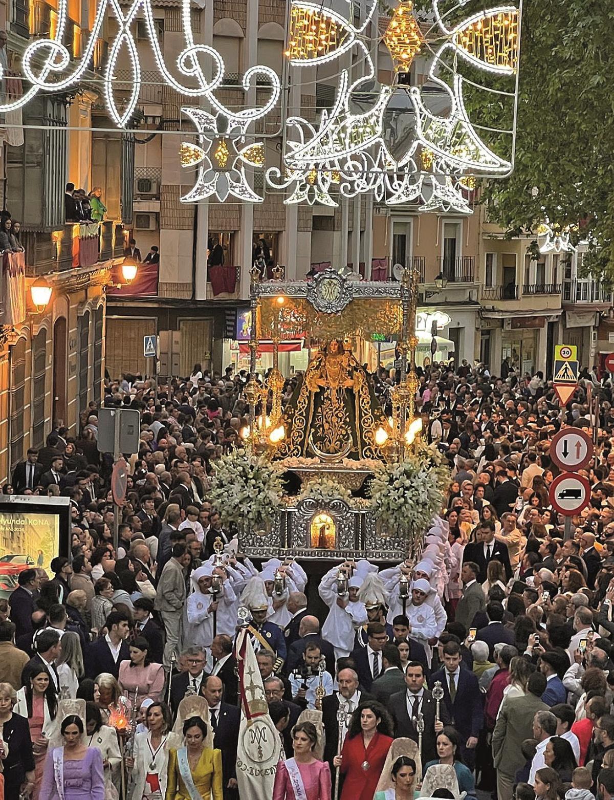Procesión de la Virgen de Araceli, cuyas fiestas en su honor son Patrimonio Turístico Nacional