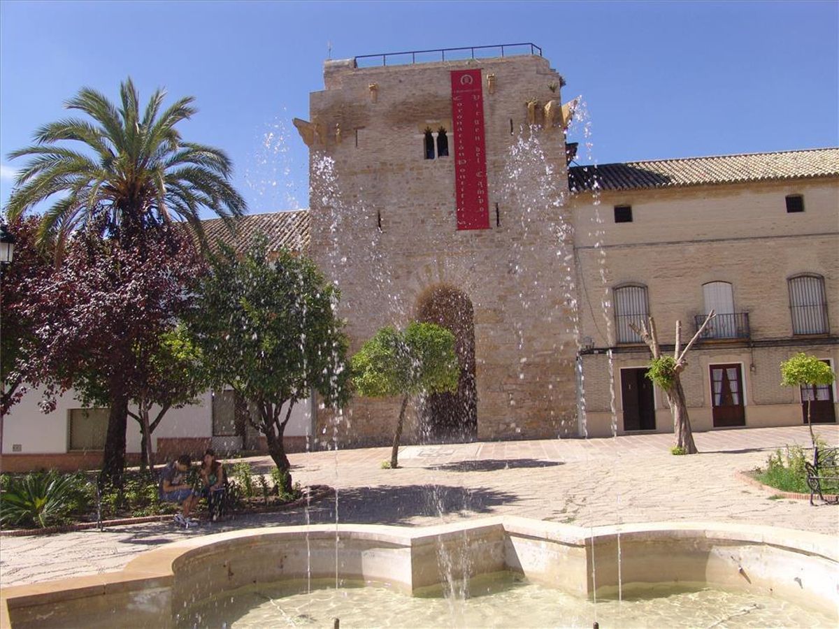 Castillo de Cañete de las Torres: el viejo corazón que late
