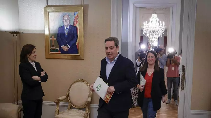 Junta de síndics en las Cortes Valencianas
