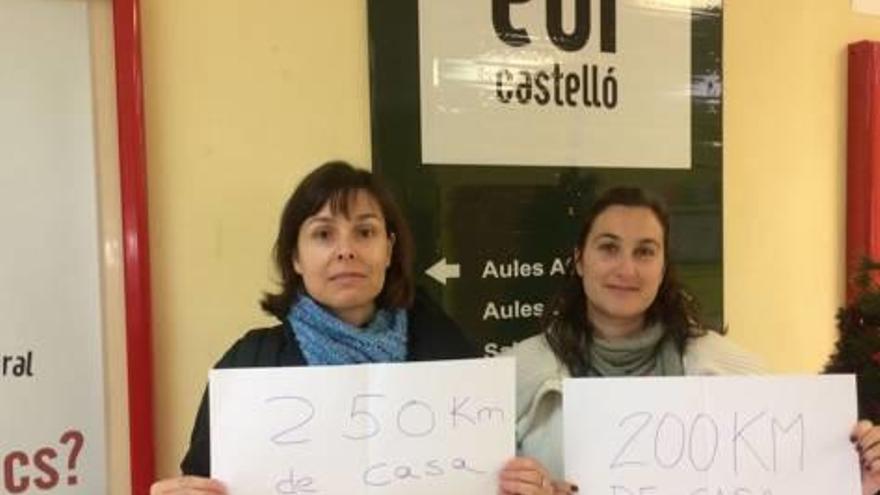 Elena Bernabeu y Silvia Botella ante la escuela de Castellón, a 250 y 200 km de Alicante y de Alcoy.