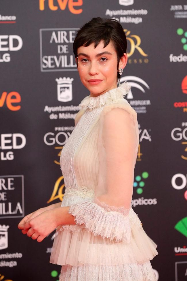 Plano medio largo de Greta Fernández en los Goya 2020
