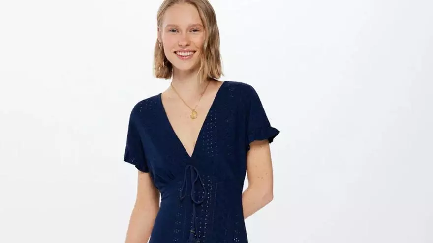 Descubre los vestidos cómodos y bonitos que arrasan para ir a la oficina en verano