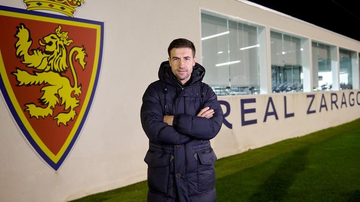 Gabi posa este lunes en la Ciudad Deportiva del Zaragoza.
