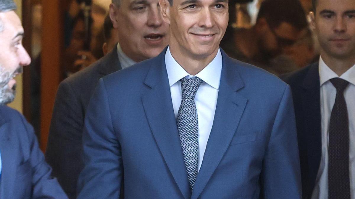 PEDRO SÁNCHEZ | Abuchean a Pedro Sánchez por su política migratoria en mitin de la ultraderecha francesa