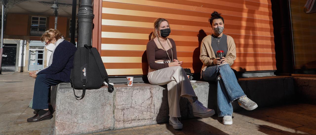 Cafés en la calle en Avilés. | MARA VILLAMUZAa