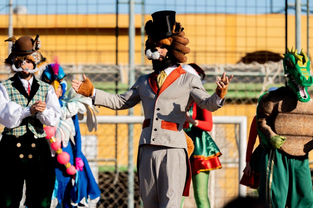 Miles de personas llenan de ilusión el Estadio de Barrial en la llegada de los Reyes Magos