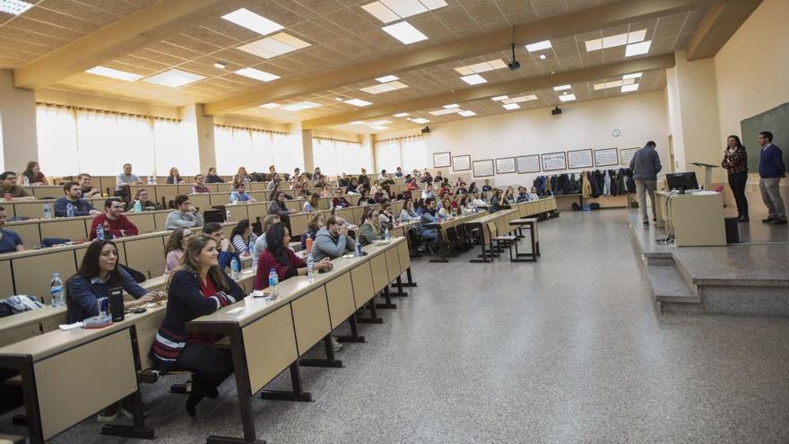 Examen del MIR en Oviedo