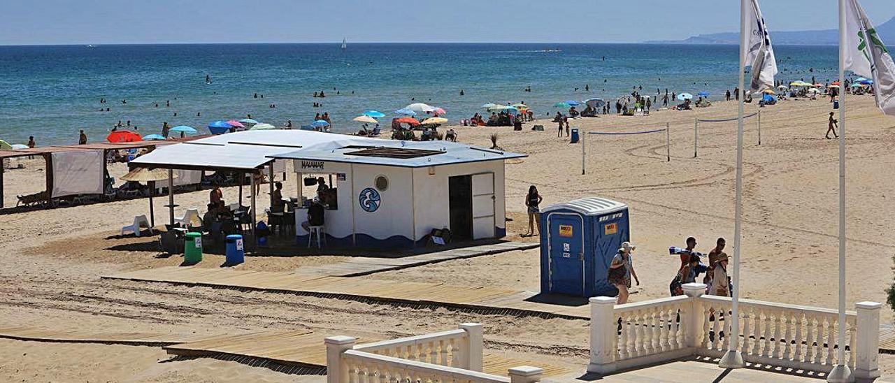 Oliva medirá el espacio ocupado de la playa para evitar aglomeraciones