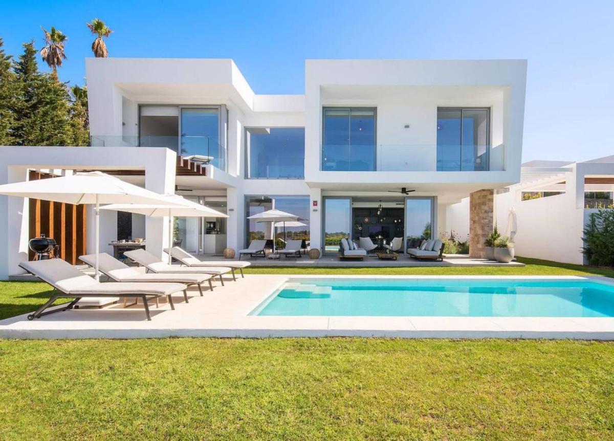 Marbella dispara su precio medio de reserva, colocándose en los 200 euros.  | L.O