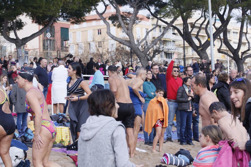 Primer bany de l'Any a 2018 - Sant Feliu de Guíxols