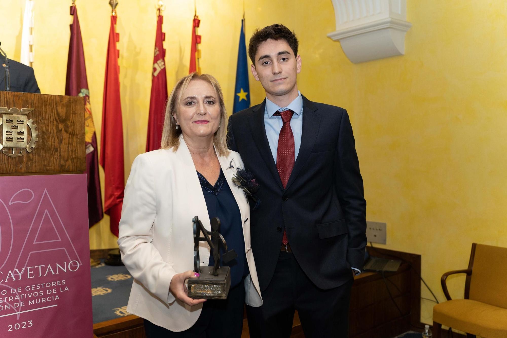 El Colegio de Gestores Administrativos de Murcia celebra patrón y distingue a nuevos colegiados