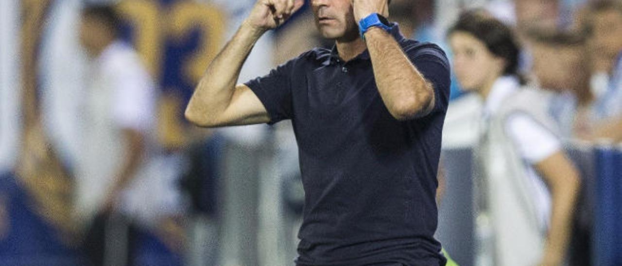 Asier Garitano, entrenador del CD Leganés, pide cabeza a sus hombres en el partido ante el Girona.