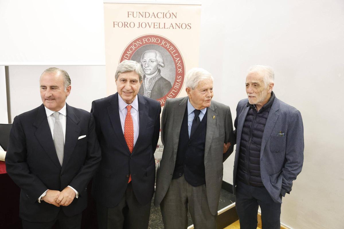 José Luis García Delgado, patrono de honor del Foro Jovellanos (en imágenes)