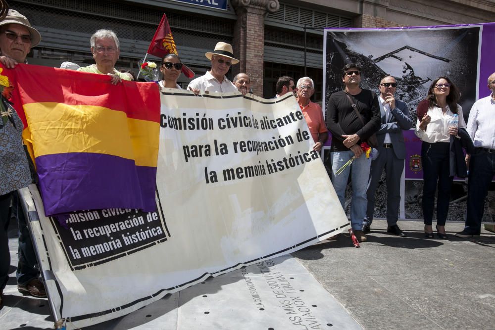 Homenaje a las víctimas del bombardeo del Mercado