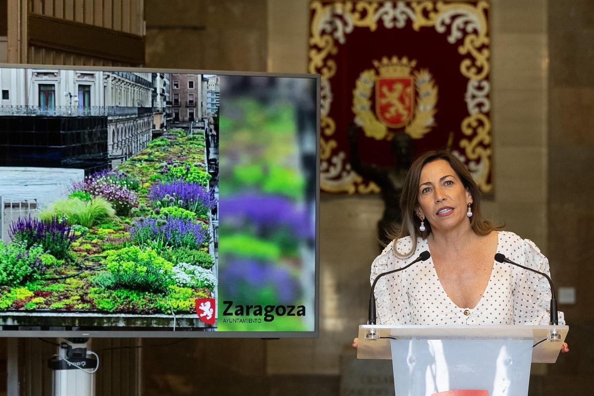 La alcaldesa Natalia Chueca anuncia una inversión de 1,5 millones de euros para reformar la plaza del Pilar de Zaragoza.