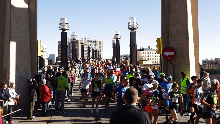 Un corredor de 68 años sufre una parada en la Media Maratón de Zaragoza