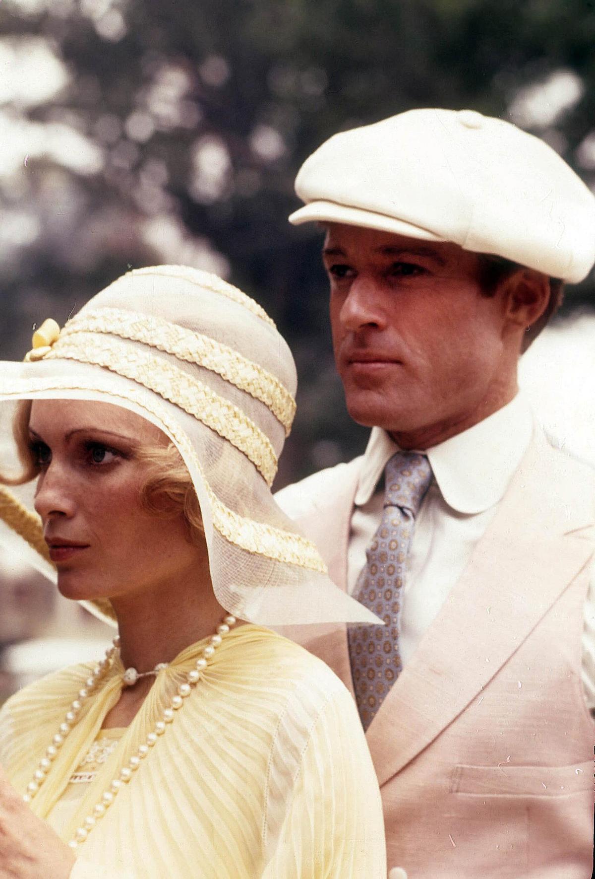 Mia Farrow y Robert Redford, en un fotograma de una de las adaptaciones cinematográficas de 'El gran Gatbsy'.