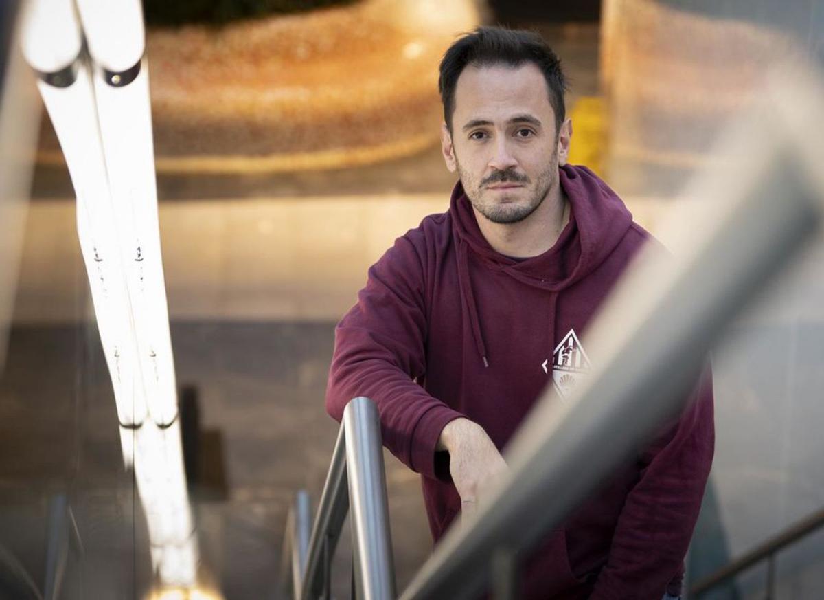 "No puc trepitjar les línies del terra"