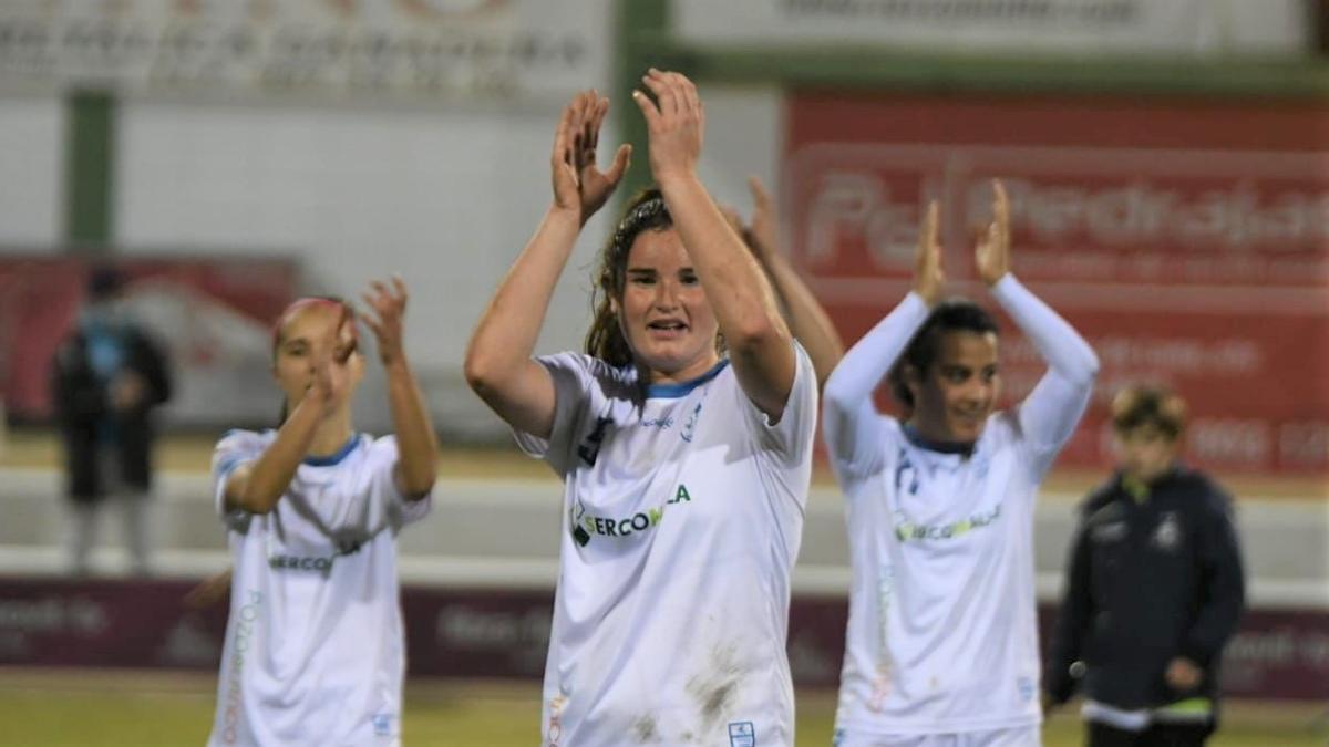 Jugadoras del Pozoalbense tras la última victoria liguera.