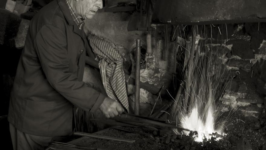 Una exposició a Cabanes recorda Enric Coloma coincidint amb la festa de Sant Isidre