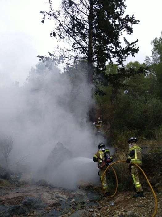 Arde un coche al estrellarse en Murcia