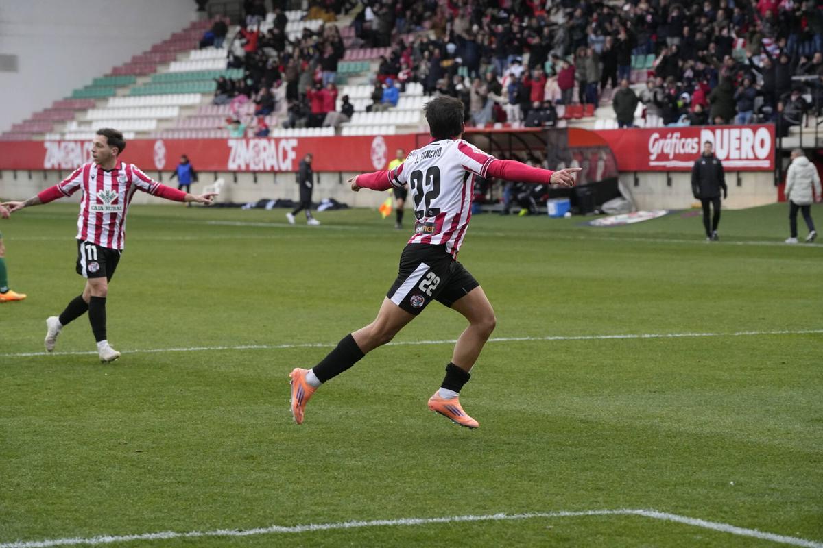 Imágenes del partido entre el Zamora CF y el Arenas de Getxo.