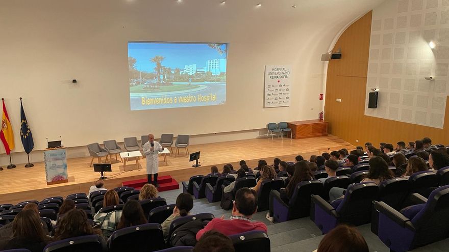 120 alumnos de ciclos superiores de FP cursarán sus prácticas en el hospital Reina Sofía