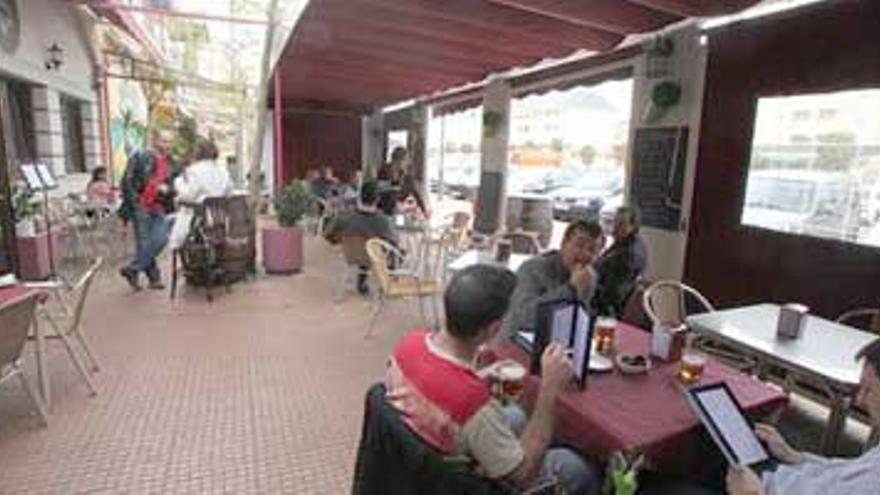 Cáceres y Badajoz suben las tasas a los bares por instalar terrazas todo el año
