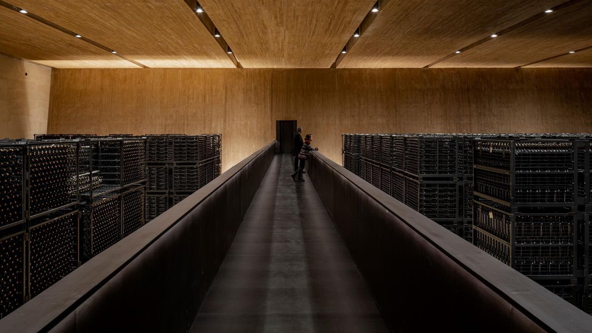 La sala de botellas del Celler Perelada.