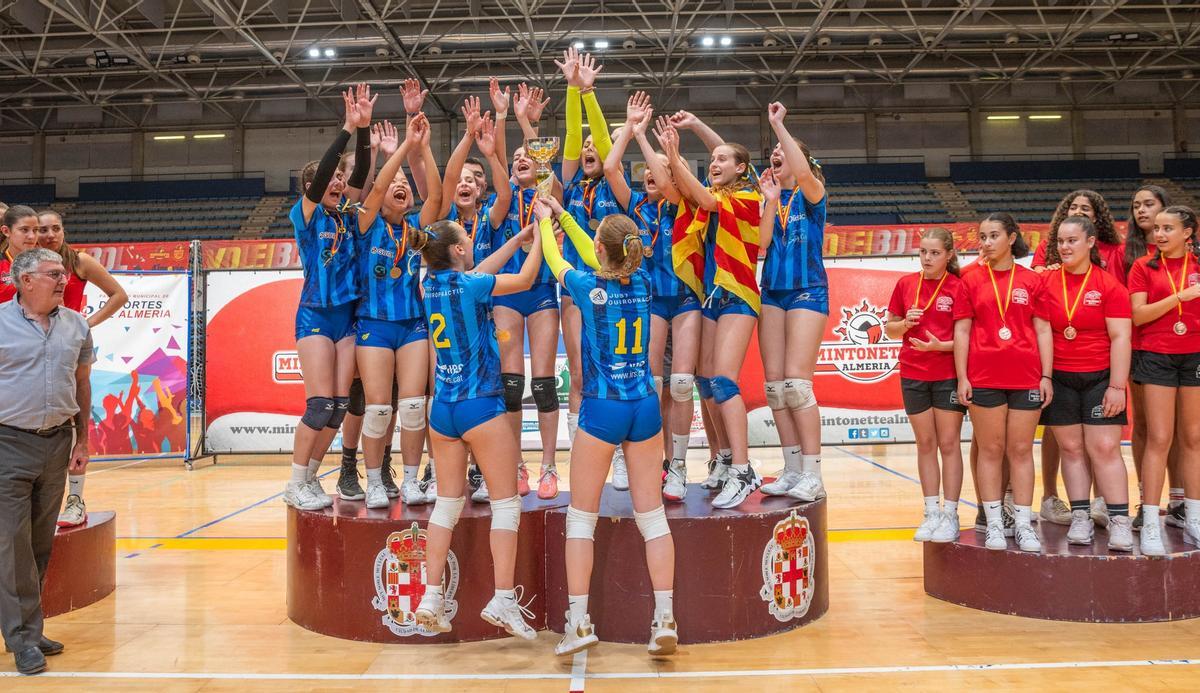El CV Esplugues, campió d’Espanya de voleibol infantil femení