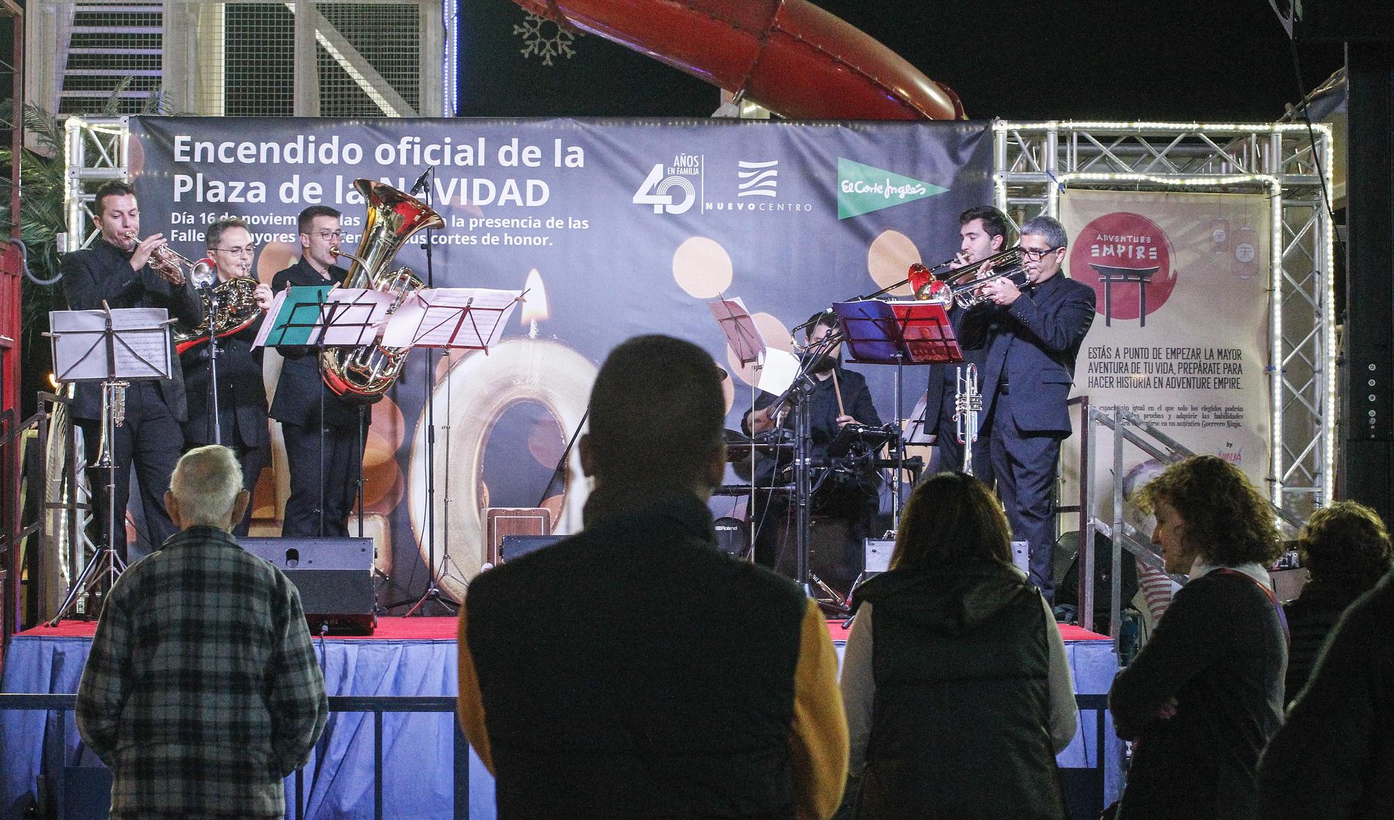 Laura Mengó y Paula Nieto encienden la Navidad de Nuevo Centro en su año más especial