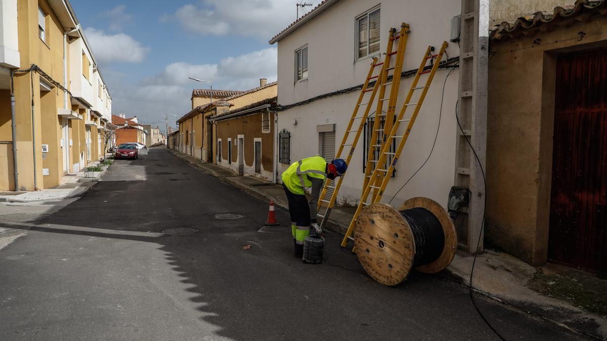 Extensión de fibra óptica en los pueblos de Zamora