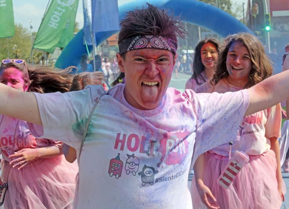 La carrera más colorida reúne a miles de participantes en Vigo