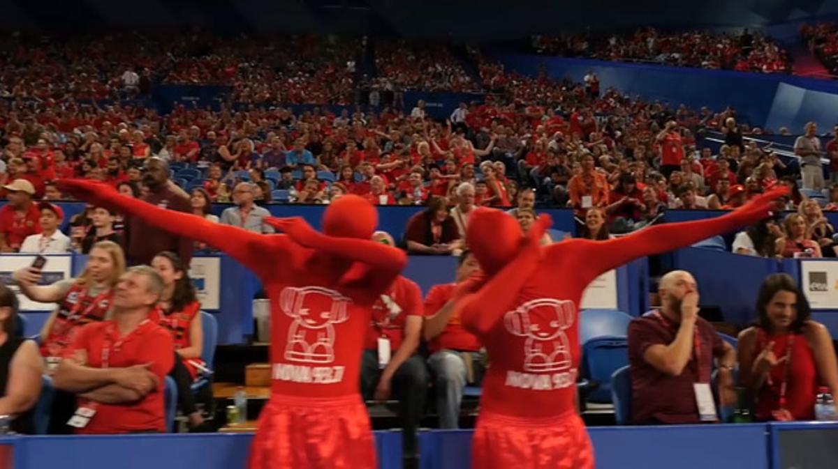 De ’la Roja’ fins a Clinton i de Paul McCartney la xarxa s’omple amb el ’hashtag’ #mannequinchallenge.