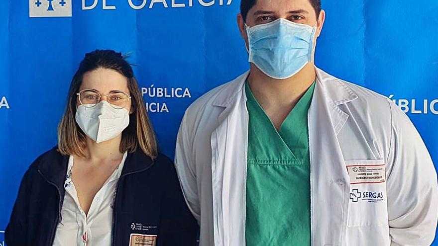 Mercedes Domínguez Fernández y Alejandro Seoane Estévez, investigadores del estudio de seroprevalencia en residencias, ayer, en el Hospital Universitario de A Coruña. |