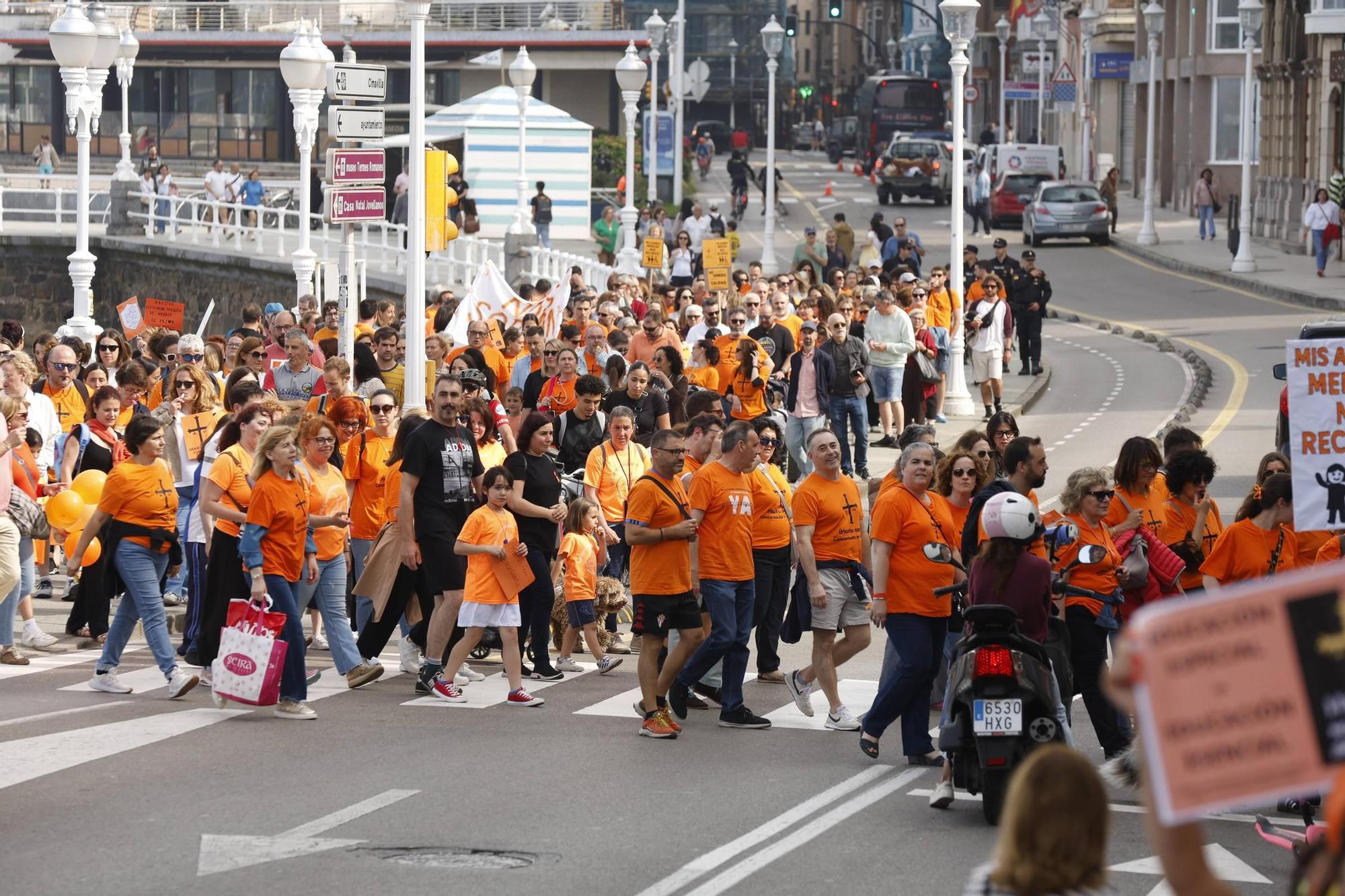 Así fue la gran concentración en Gijón por la educación concertada (en imágenes)