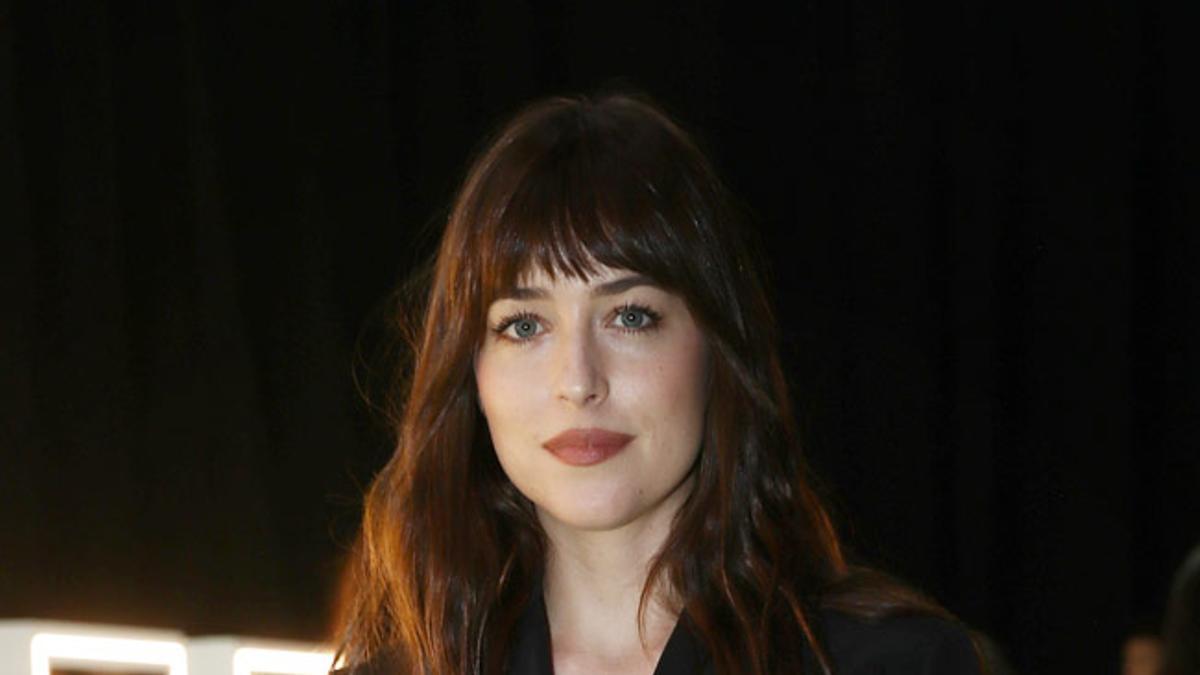 El traje negro de Gucci de Dakota Johnson