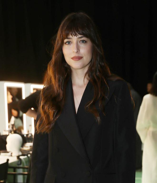 El traje negro de Gucci de Dakota Johnson