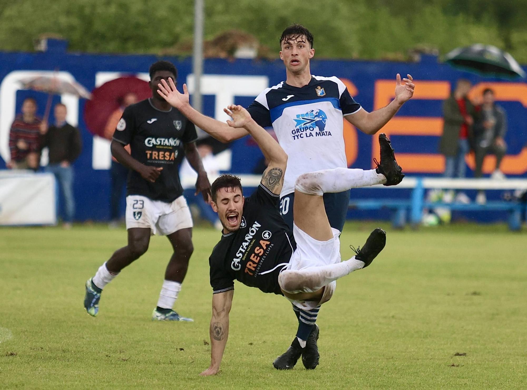 El Lealtad celebra una victoria en el campo del Mosconia que puede valer un play-off de ascenso a Segunda Federación