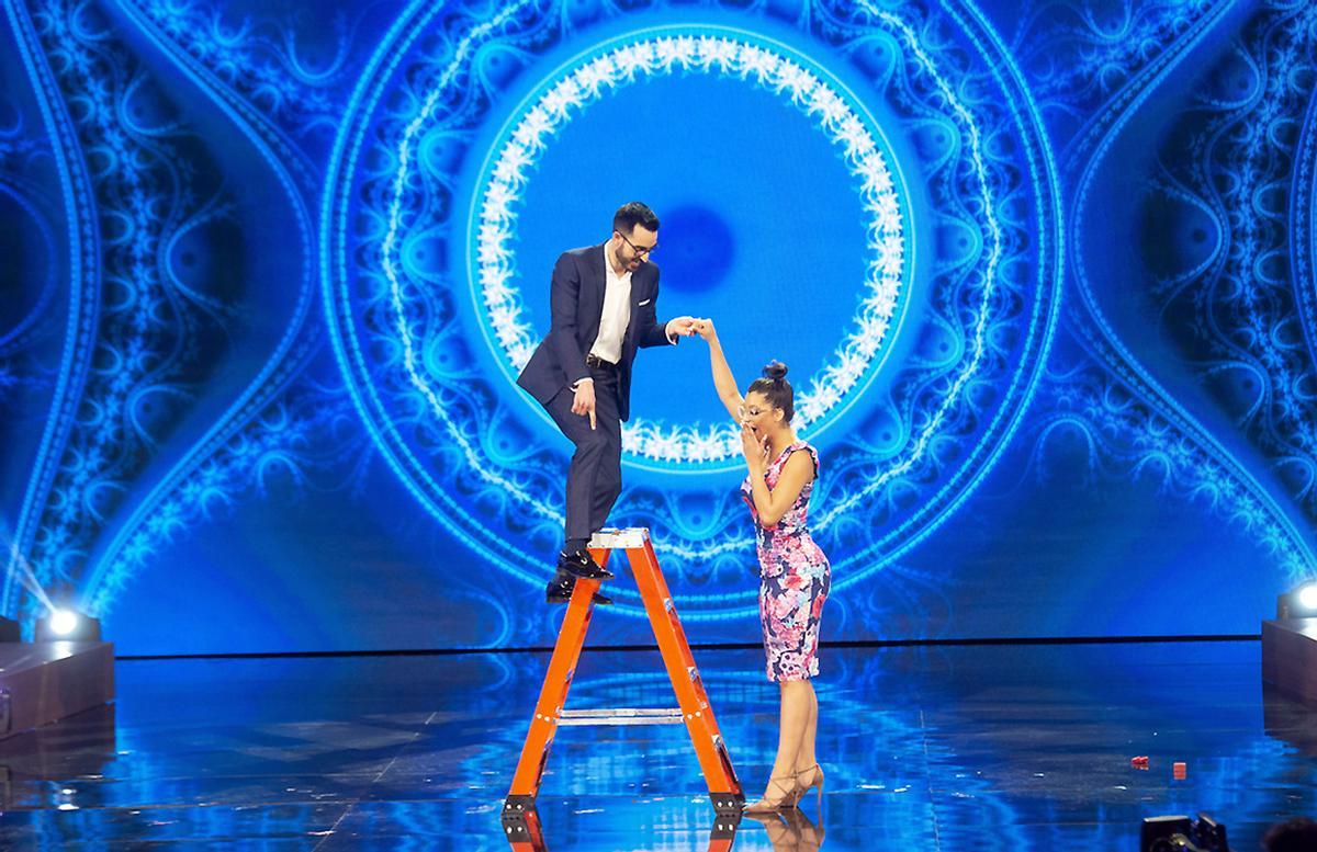 Adrián Carratalá y Katerina Muzychuk presentan 'Los inventores de magia'