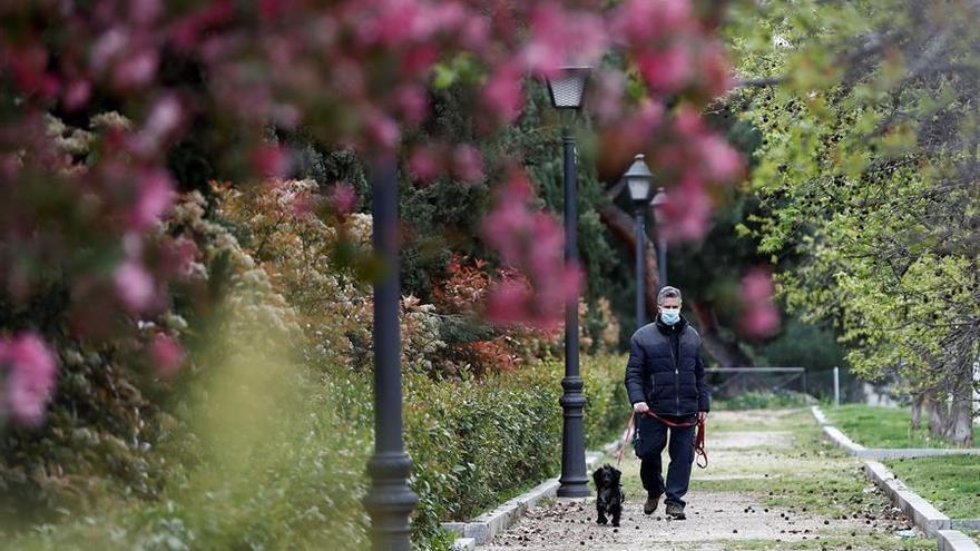 Lluvias débiles, más intensas por la tarde, y temperaturas en descenso