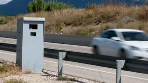 Caçat a 388 km/h: Es deslliura de la multa gràcies als radars